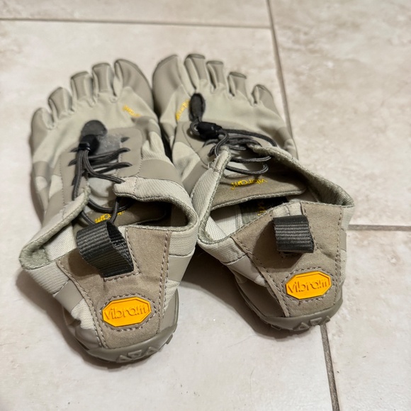 Vibram Five Fingers V-Alpha Women's Desert Sand Barefoot Shoes 37 - Picture 3 of 5